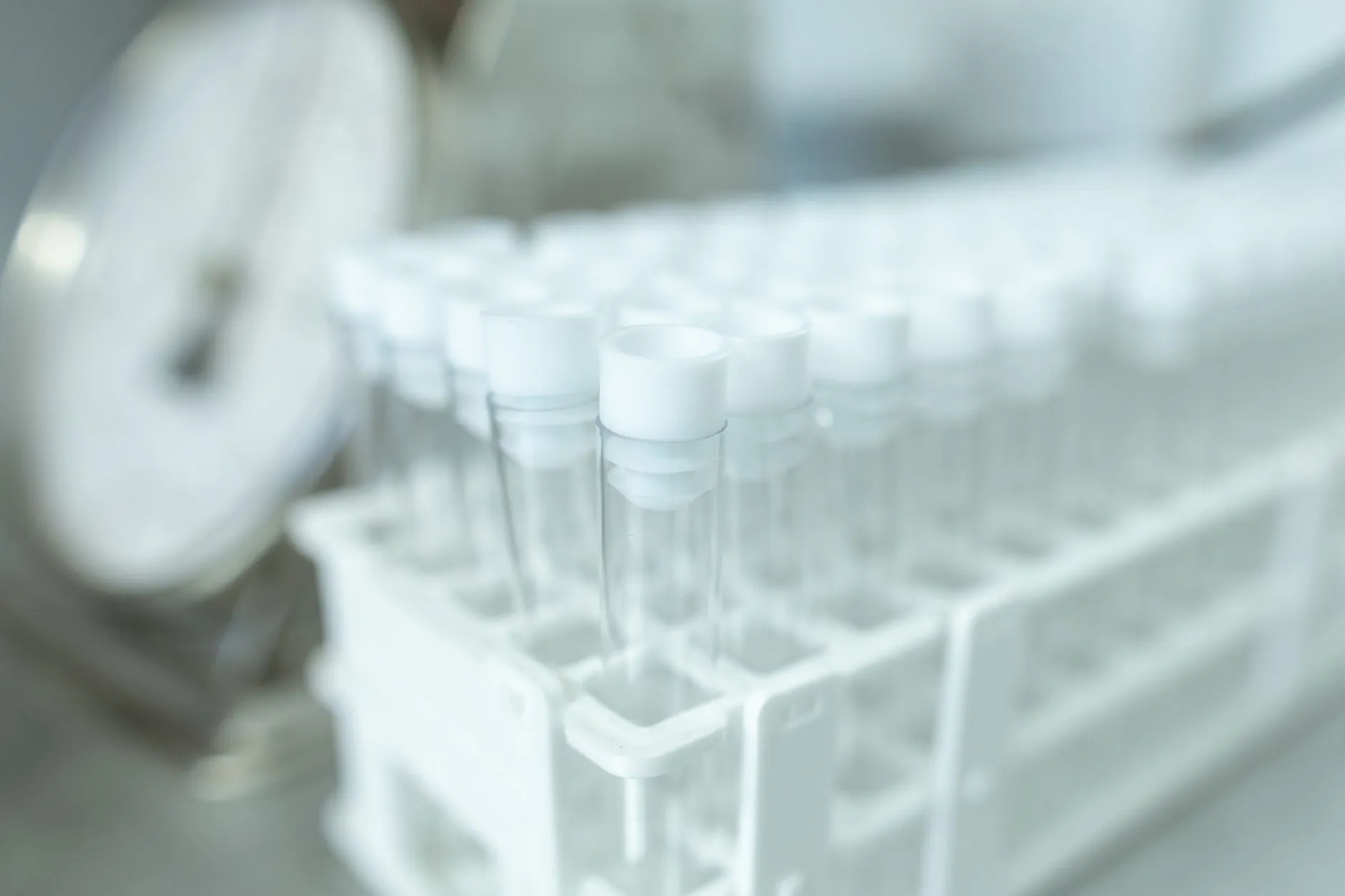 电子游戏设备散热技术对比：传统风扇与液冷方案应用分析